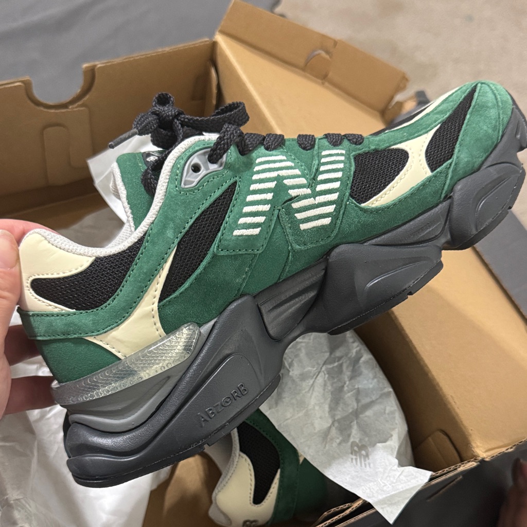 New Balance Men’s Green And Black Athletic Sneakers